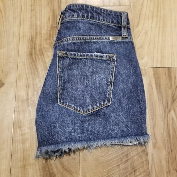 KanCan High Rise Mom Shorts Size 5 (26) Dark Wash 100% Cotton Distressed Raw Hem - Picture 7 of 11